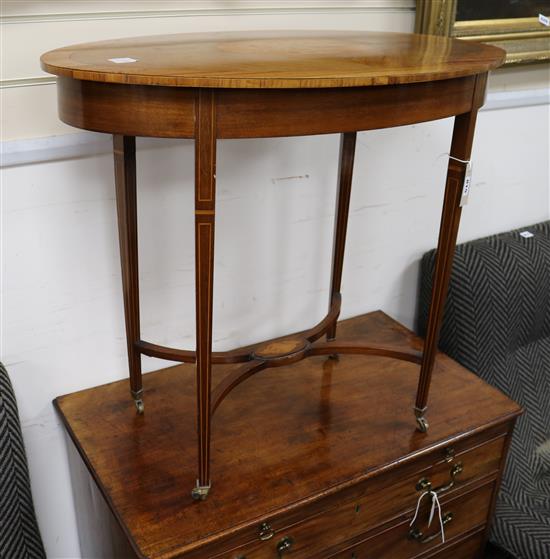 An Edwardian inlaid oval mahogany side table W.78cm